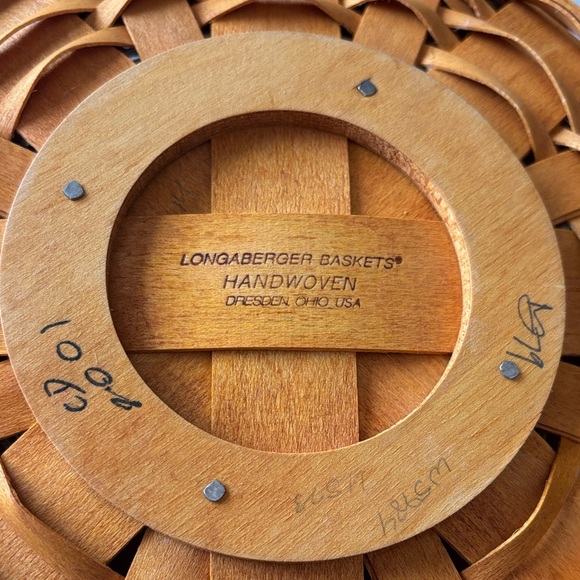 Longaberger Pumpkin Basket with Lid - Tan and Orange - Picture 3 of 3